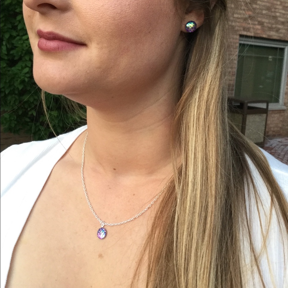 Mermaid Scale Pendant Necklace - Picture 4 of 7